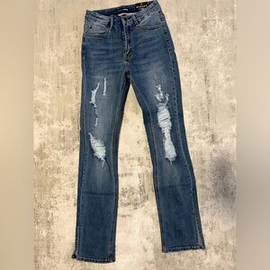 NWT- FASHION NOVA Killing 'Em Kindly High Rise Jeans
MediumBlueWash SIZE 7